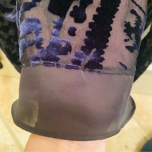 Velvet Burn Out Floral Sheer L/S Curve Hem Fairygoth Whimsigoth Black Navy SMALL - Picture 3 of 6